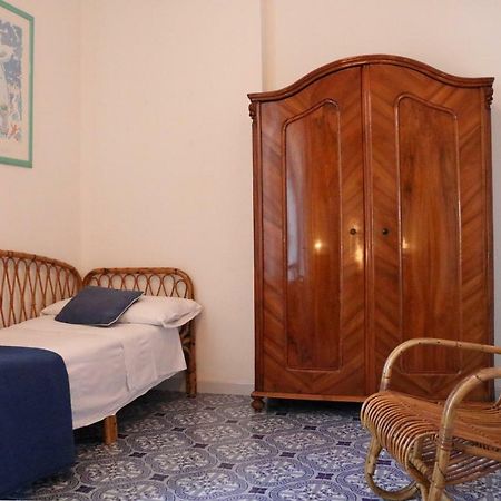 Villa Del Melograno Патті Екстер'єр фото